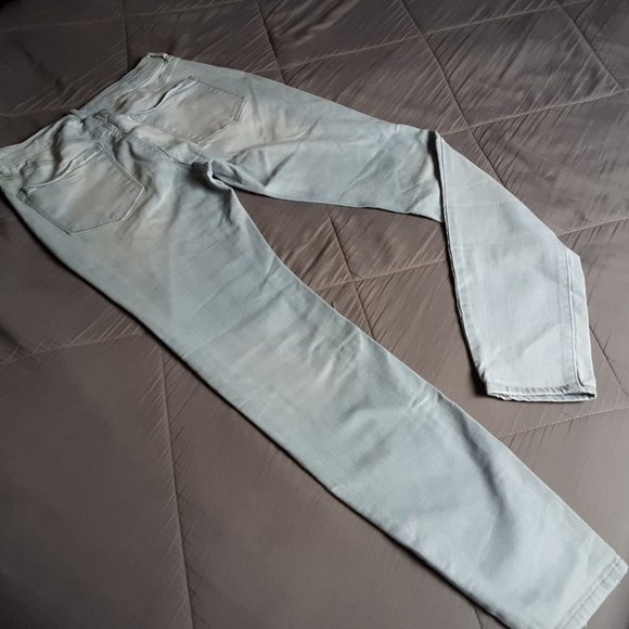 New Light Wash Ultra Stretch Skinny Jeans - Picture 9 of 10